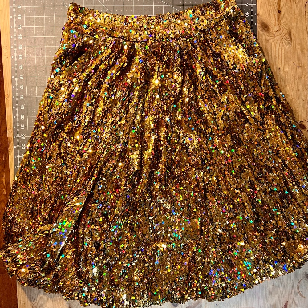 Love UR Look London iridescent gold sequin pleated skirt in sz L/XL NWT
